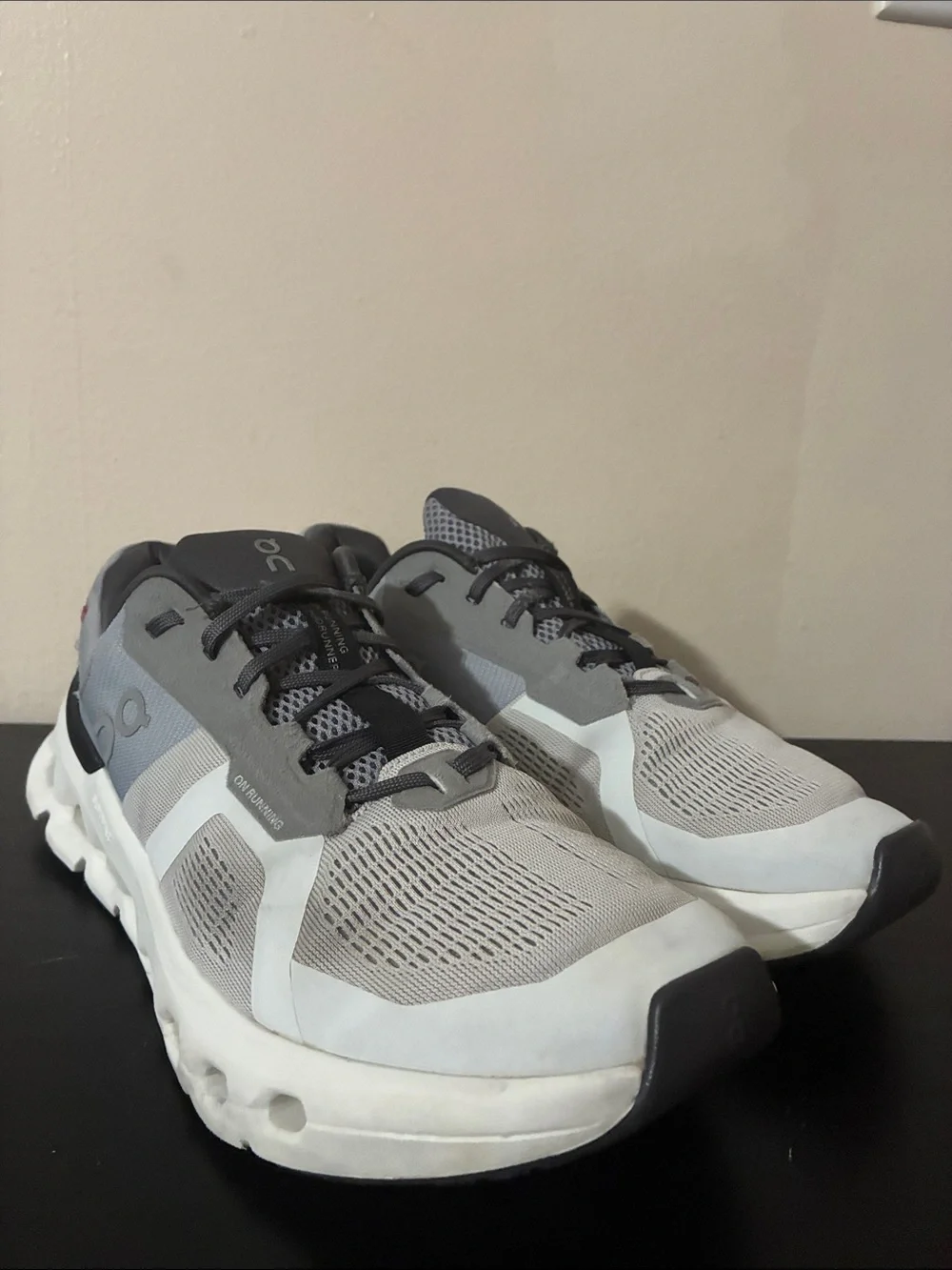 On Cloudrunner 2 running shoes featuring a grey and white mesh size 10 Men